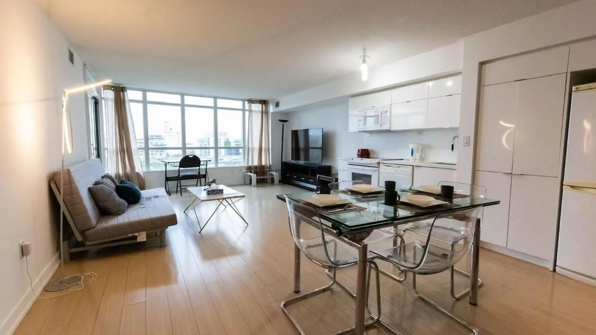 Cn Tower View Suite With Free Parking Toronto Canada